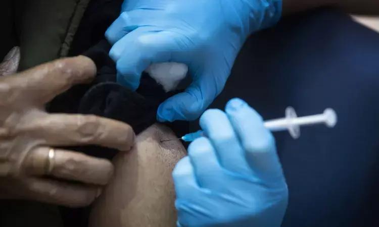 No Increased Risk Of Stroke In Older Adults Who Received COVID-19 Bivalent Vaccine: JAMA