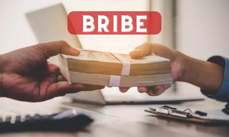 UP Govt Hospital Staff Caught Taking Bribe For Eye Surgery, Probe Ordered